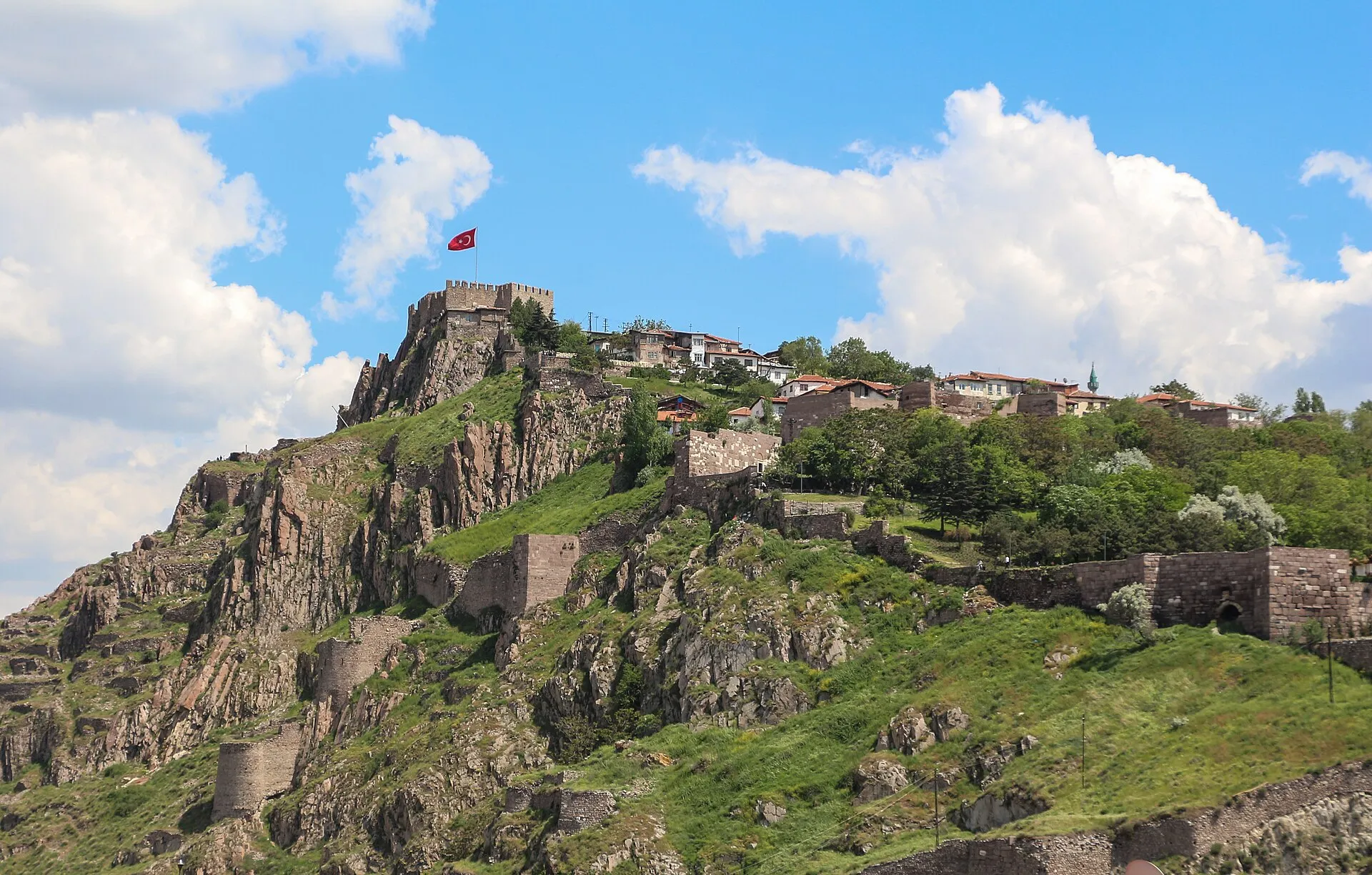 Zamek w Ankarze (Ankara Kalesi) — twierdza górująca nad stolicą Turcji